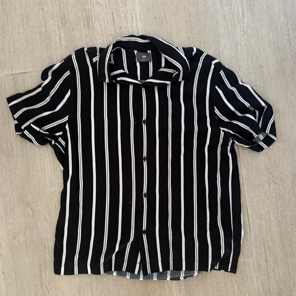 H&M Men's Black and White Striped Casual Shirt